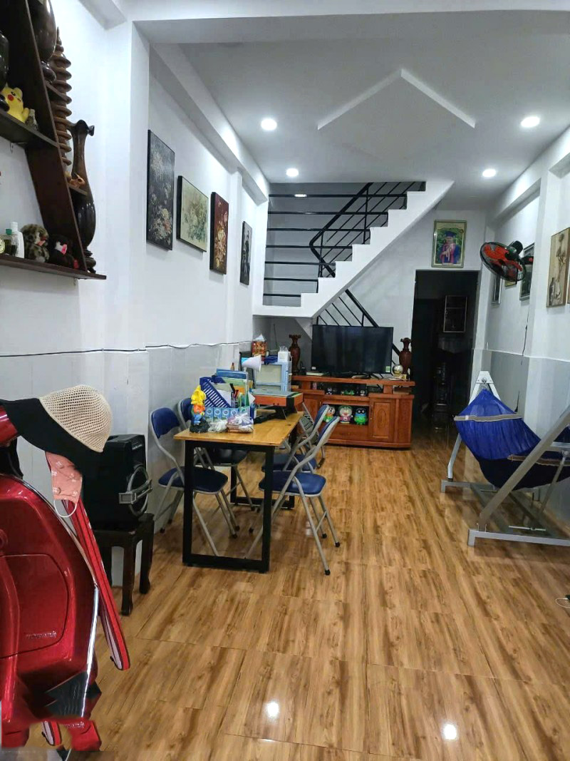 Bán Nhà 2 Tầng Mặt Tiền Gần Chợ Kiến Thiết Vip Hiệp Phú Thủ Đức Chỉ 4.6 tỷ cho thuê 9tr.tháng có 1 - Ảnh 1